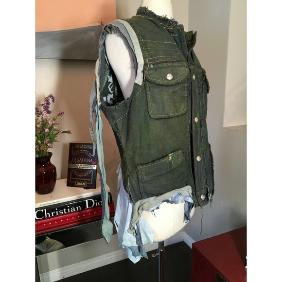 The People of the Labyrinths Olive drab Distressed Vest - Picture 5 of 12